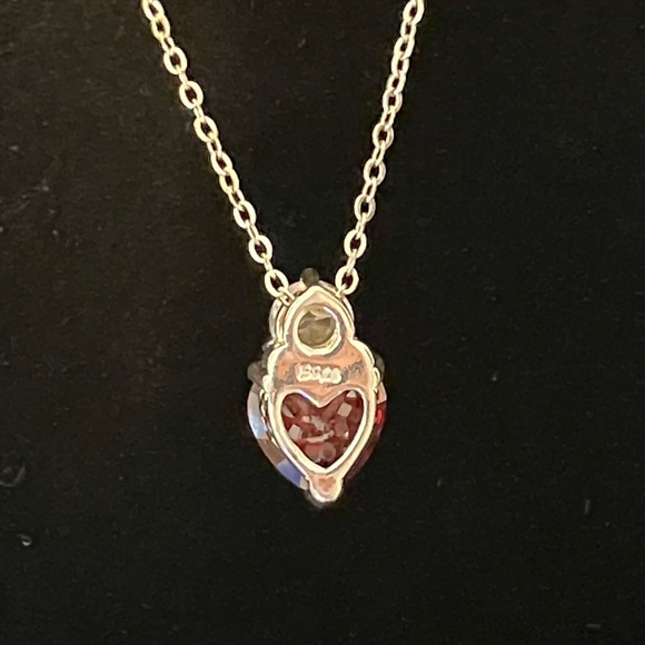 925 Silver Red Crystal Garnet Heart Cubic Zirconia Solitaire Diamond Necklace - Picture 5 of 7